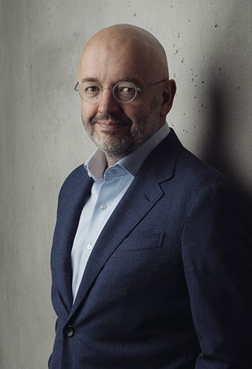 img_KONE-Peter-Bakker-360x527